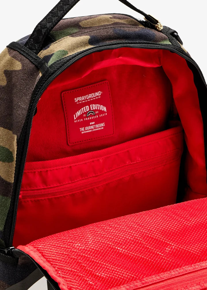 SHARK CENTRAL CAMO BACKPACK