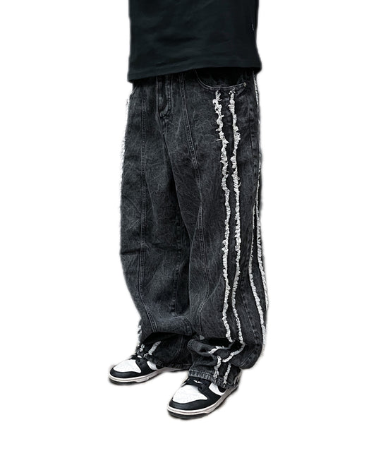 Baggy distressed black